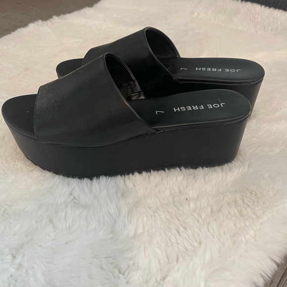 Joe Fresh Platform Slides - Picture 5 of 5